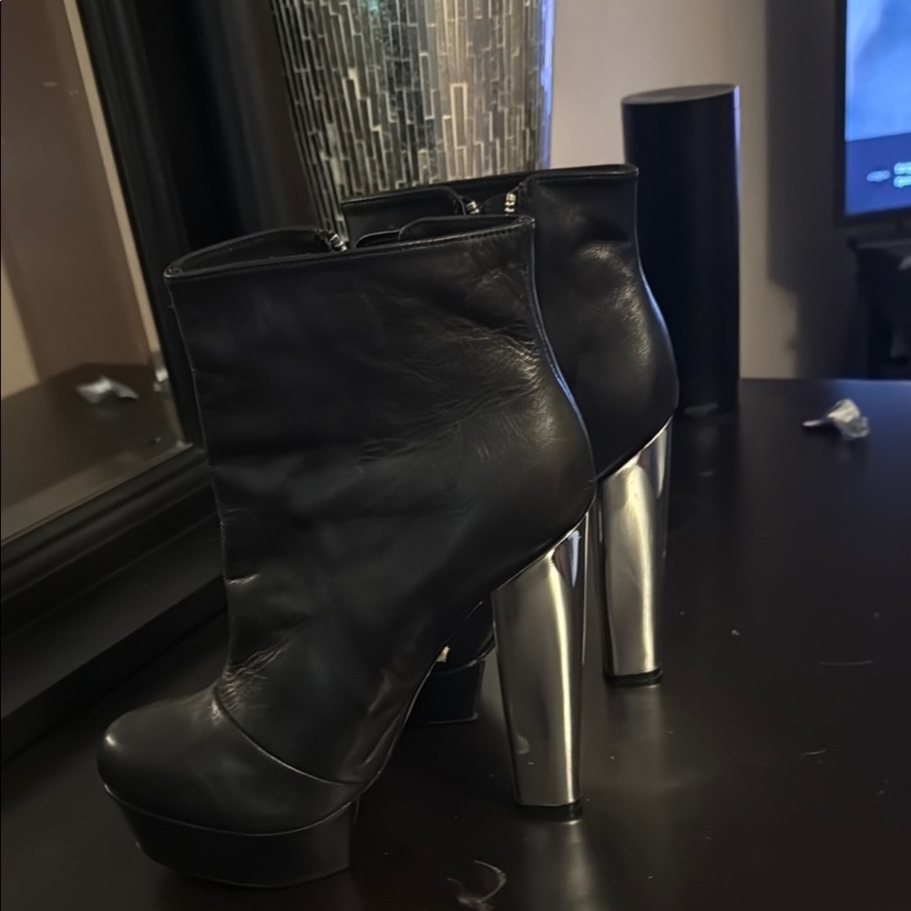 Topshop Black Leather Heeled Boots - Picture 7 of 16